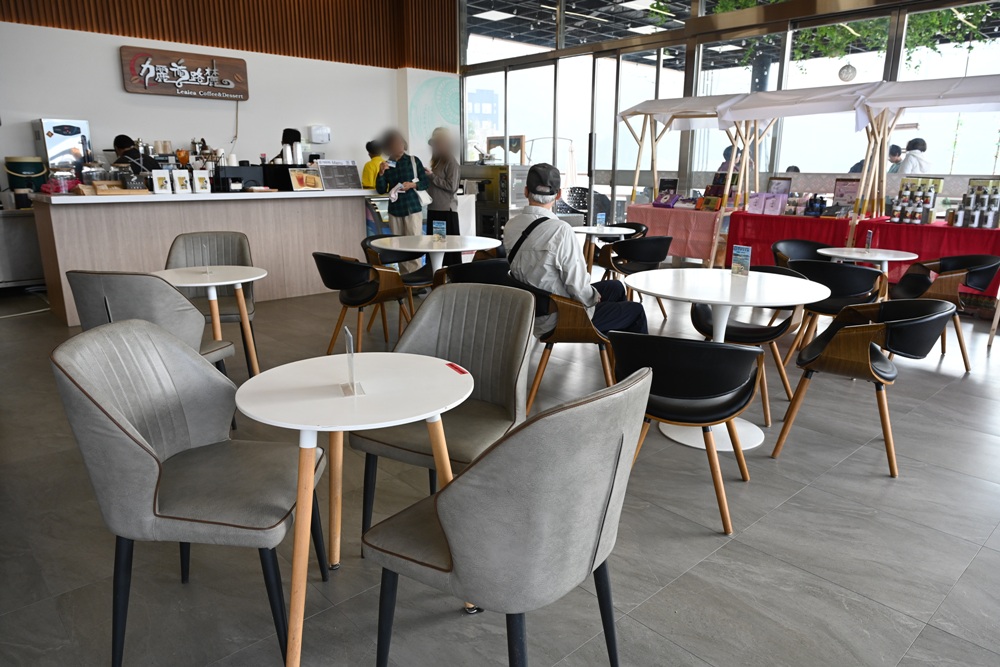 日月潭景觀咖啡廳。力麗咖啡廳 力麗循路麓咖啡廳 伊達邵遊客中心2樓 咖啡、輕食、披薩、270度無邊際無敵湖景! 日月潭景觀咖啡廳。力麗咖啡廳 力麗循路麓咖啡廳 伊達邵遊客中心2樓 咖啡、輕食、披薩、270度無邊際無敵湖景!