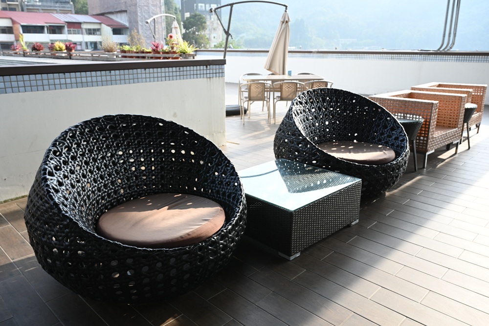 日月潭景觀咖啡廳。力麗咖啡廳 力麗循路麓咖啡廳 伊達邵遊客中心2樓 咖啡、輕食、披薩、270度無邊際無敵湖景! 日月潭景觀咖啡廳。力麗咖啡廳 力麗循路麓咖啡廳 伊達邵遊客中心2樓 咖啡、輕食、披薩、270度無邊際無敵湖景!