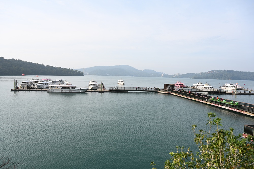 日月潭景觀咖啡廳。力麗咖啡廳 力麗循路麓咖啡廳 伊達邵遊客中心2樓 咖啡、輕食、披薩、270度無邊際無敵湖景! 日月潭景觀咖啡廳。力麗咖啡廳 力麗循路麓咖啡廳 伊達邵遊客中心2樓 咖啡、輕食、披薩、270度無邊際無敵湖景!