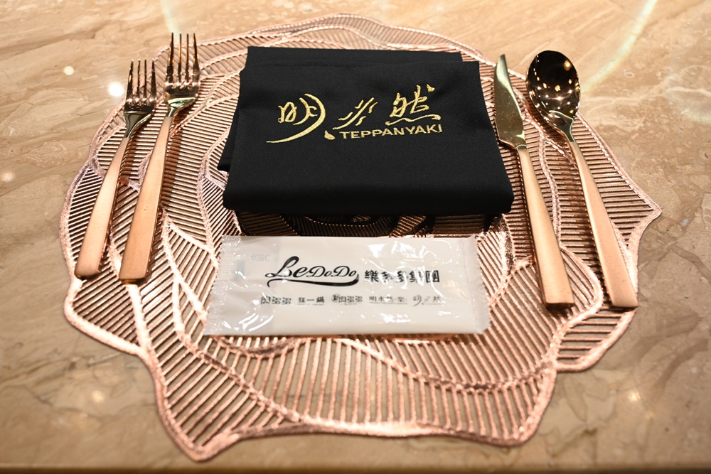 Google 評論平均4.8高分！明水然 高雄大立店 原味創意無菜單鐵板燒！高雄聚餐推薦、慶生首選！