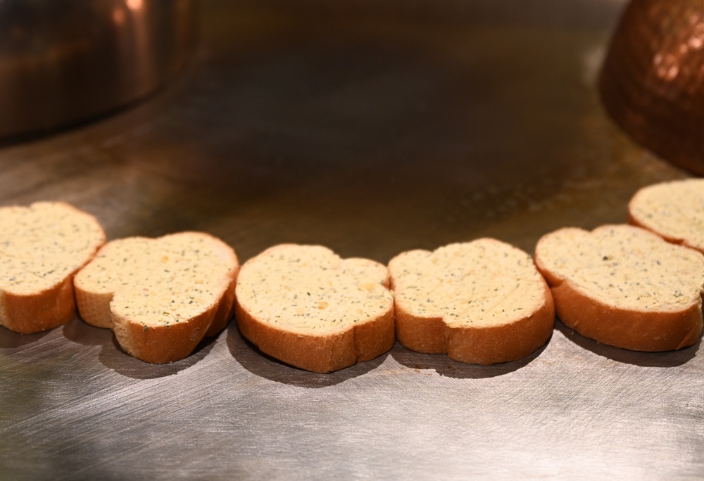 Google 評論平均4.8高分！明水然 高雄大立店 原味創意無菜單鐵板燒！高雄聚餐推薦、慶生首選！