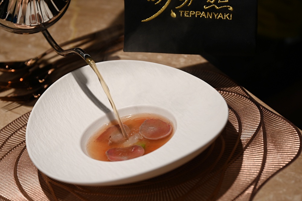 Google 評論平均4.8高分！明水然 高雄大立店 原味創意無菜單鐵板燒！高雄聚餐推薦、慶生首選！