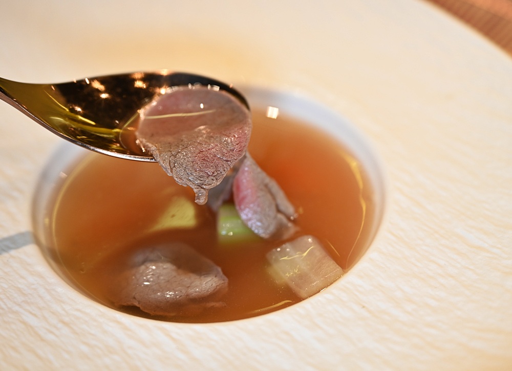 Google 評論平均4.8高分！明水然 高雄大立店 原味創意無菜單鐵板燒！高雄聚餐推薦、慶生首選！