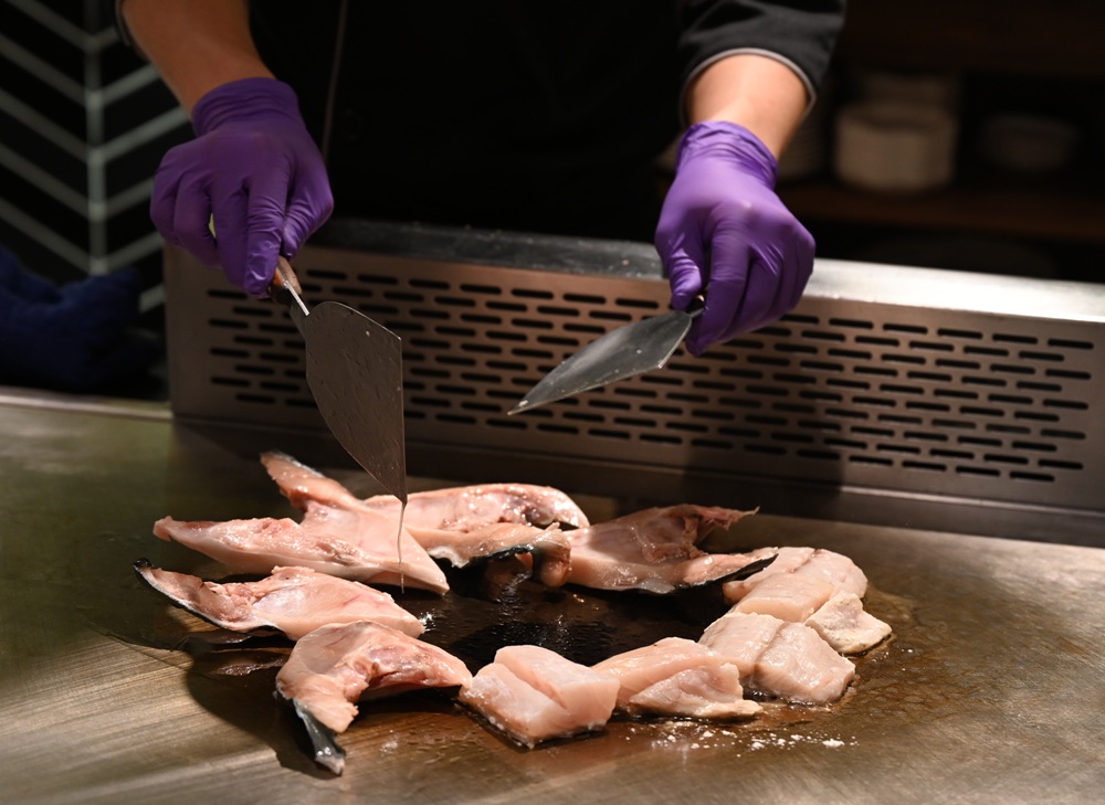 Google 評論平均4.8高分！明水然 高雄大立店 原味創意無菜單鐵板燒！高雄聚餐推薦、慶生首選！