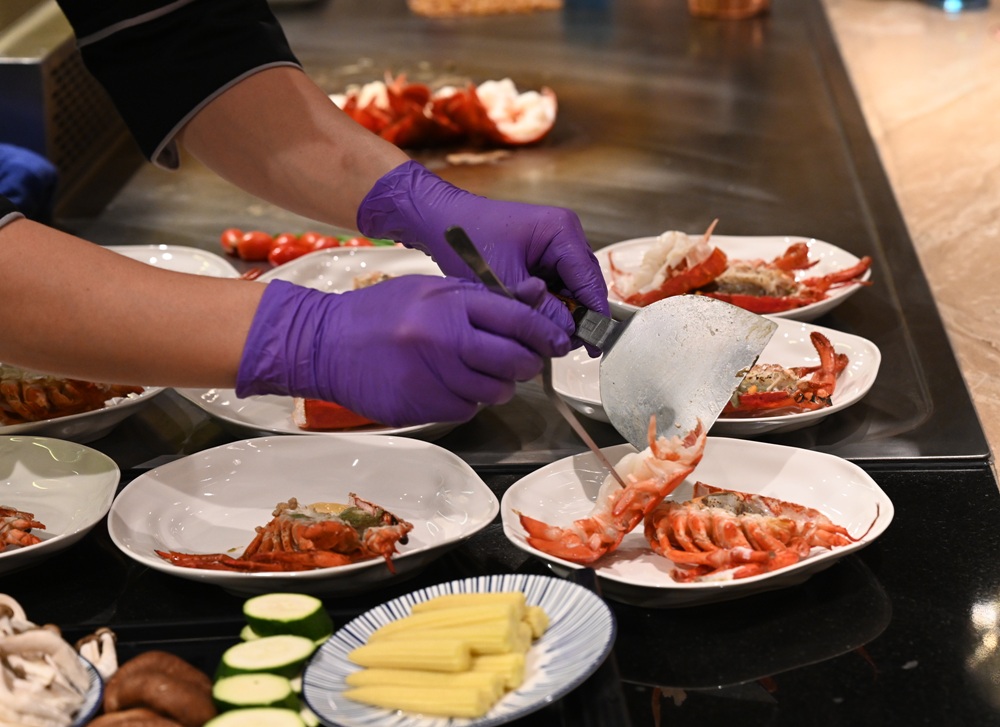 Google 評論平均4.8高分！明水然 高雄大立店 原味創意無菜單鐵板燒！高雄聚餐推薦、慶生首選！