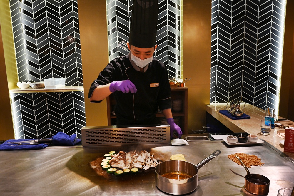 Google 評論平均4.8高分！明水然 高雄大立店 原味創意無菜單鐵板燒！高雄聚餐推薦、慶生首選！