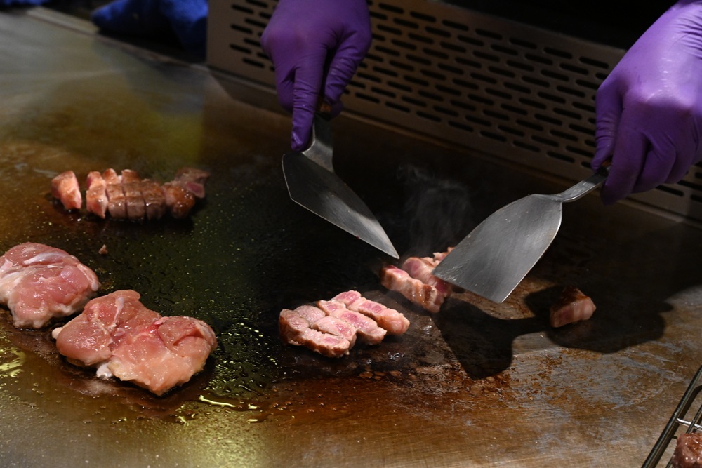 Google 評論平均4.8高分！明水然 高雄大立店 原味創意無菜單鐵板燒！高雄聚餐推薦、慶生首選！