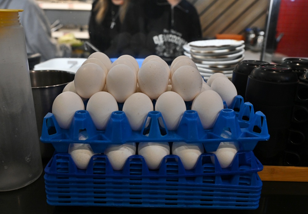 台南火鍋吃到飽推薦。饗宴麻辣火鍋 在地經營邁入第20年、每日採買現撈魚貨海鮮、現點現切！