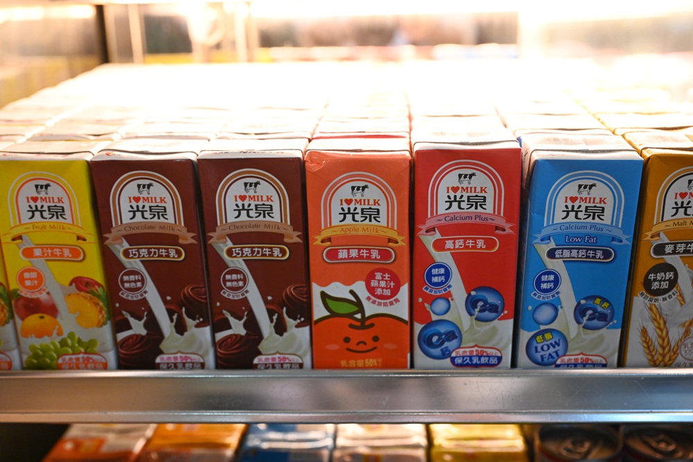 台南火鍋吃到飽推薦。饗宴麻辣火鍋 在地經營邁入第20年、每日採買現撈魚貨海鮮、現點現切！