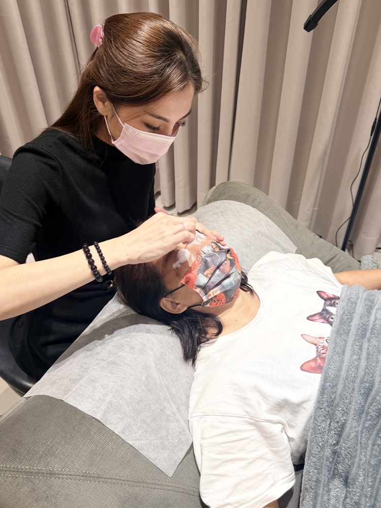 小潔 Akina Lash 3D輕自然款接睫毛 不化妝也很有型！