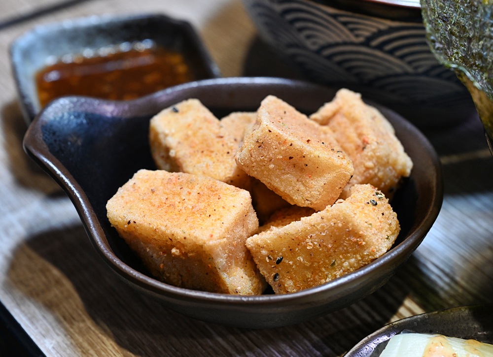 台東美食推薦。牛匠太郎x直火炙燒丼飯-台東店 CP值爆棚！炙燒大盛牛丼肉量超狂，松阪豬Q彈，平價吃飽飽太過癮啦！