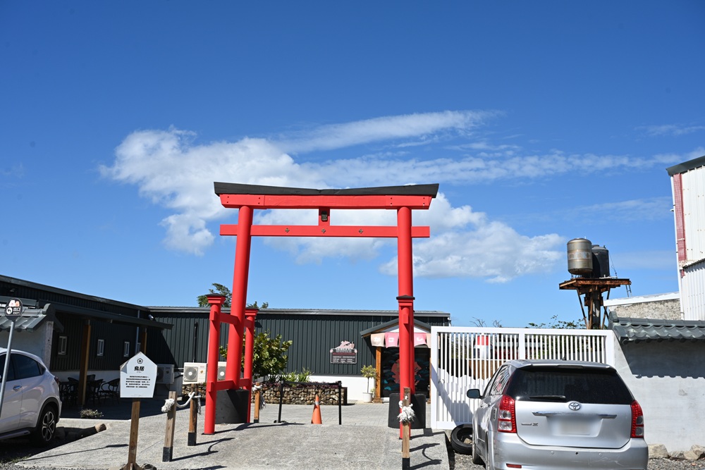 墾丁景點推薦。鹿ㄦ島水豚生態園區 日本雷門(豚門)、和水豚君一起游泳、2026門票資訊! 墾丁景點推薦。鹿ㄦ島水豚生態園區 日本雷門(豚門)、和水豚君一起游泳、2026門票資訊!