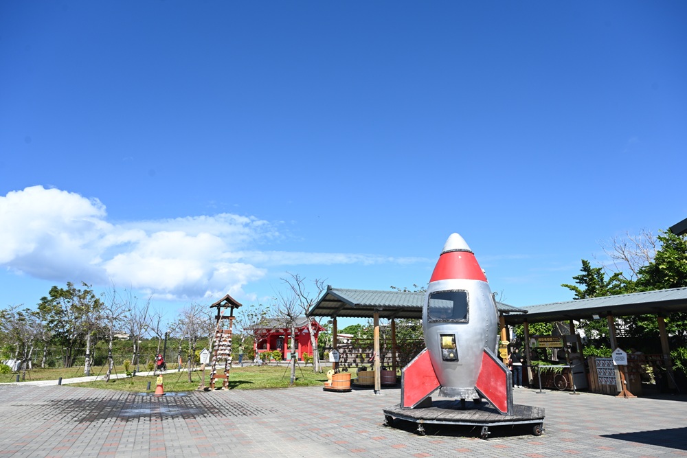 墾丁景點推薦。鹿ㄦ島水豚生態園區 日本雷門(豚門)、和水豚君一起游泳、2026門票資訊! 墾丁景點推薦。鹿ㄦ島水豚生態園區 日本雷門(豚門)、和水豚君一起游泳、2026門票資訊!