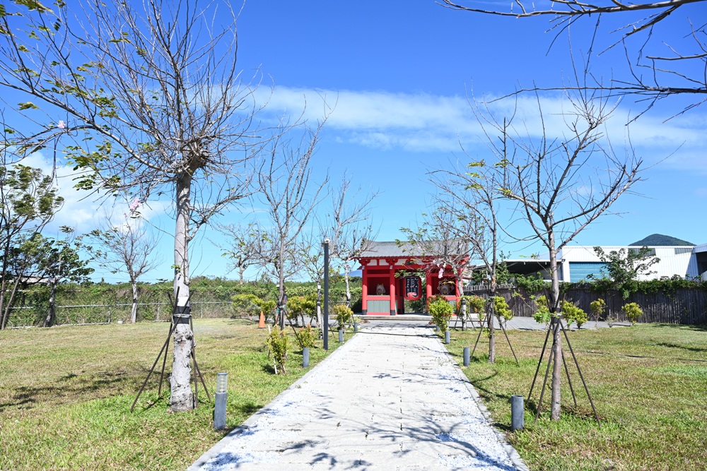 墾丁景點推薦。鹿ㄦ島水豚生態園區 日本雷門(豚門)、和水豚君一起游泳、2026門票資訊! 墾丁景點推薦。鹿ㄦ島水豚生態園區 日本雷門(豚門)、和水豚君一起游泳、2026門票資訊!