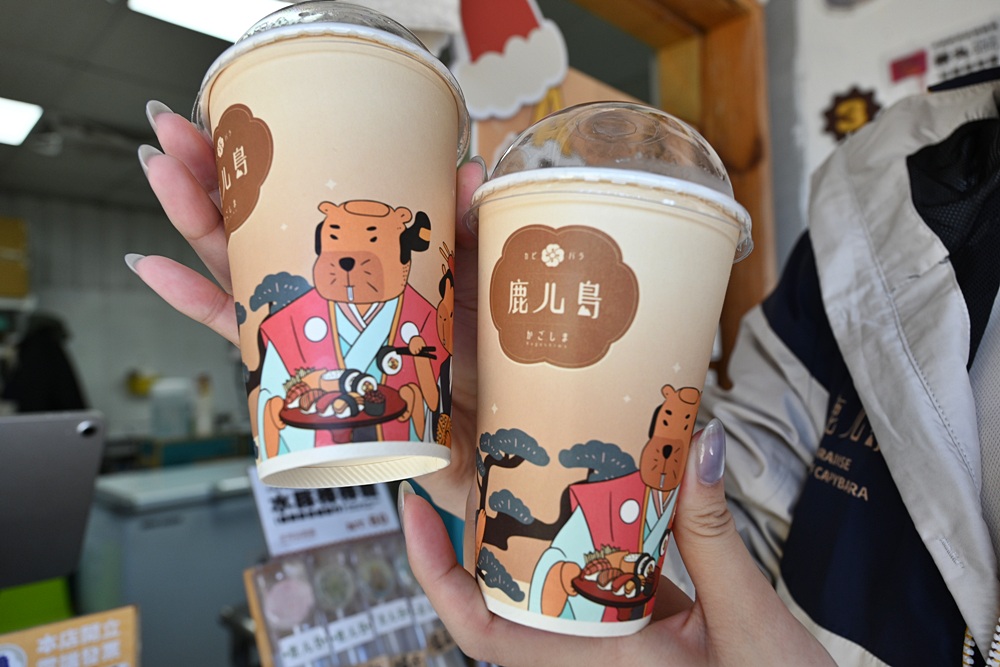 墾丁景點推薦。鹿ㄦ島水豚生態園區 日本雷門(豚門)、和水豚君一起游泳、2026門票資訊! 墾丁景點推薦。鹿ㄦ島水豚生態園區 日本雷門(豚門)、和水豚君一起游泳、2026門票資訊!