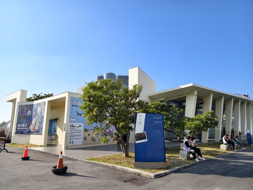 2025落山風藝術季 看海美術館、港灣展區、沙灘展區、村落展區！