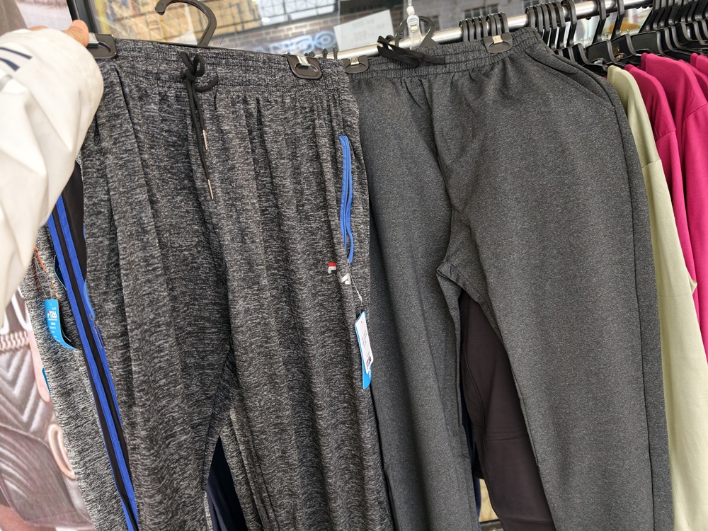 高雄特賣會。Kangol聯合品牌特賣會 大統五福店｜廠拍特賣、當季新品特賣、鋪棉外套、鋪棉背心、發熱衣、鋪棉長褲、NFL美式足球、YAFATY 同價位還可買五送一，買到都賺到！