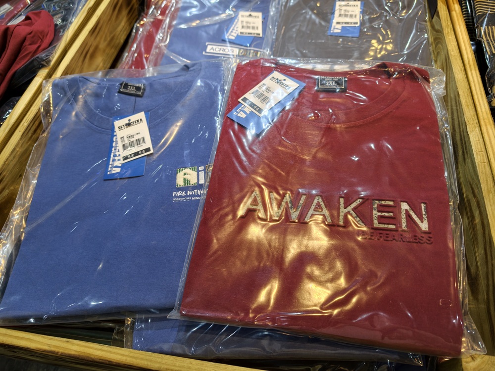 高雄特賣會。Kangol聯合品牌特賣會 大統五福店｜廠拍特賣、當季新品特賣、鋪棉外套、鋪棉背心、發熱衣、鋪棉長褲、NFL美式足球、YAFATY 同價位還可買五送一，買到都賺到！