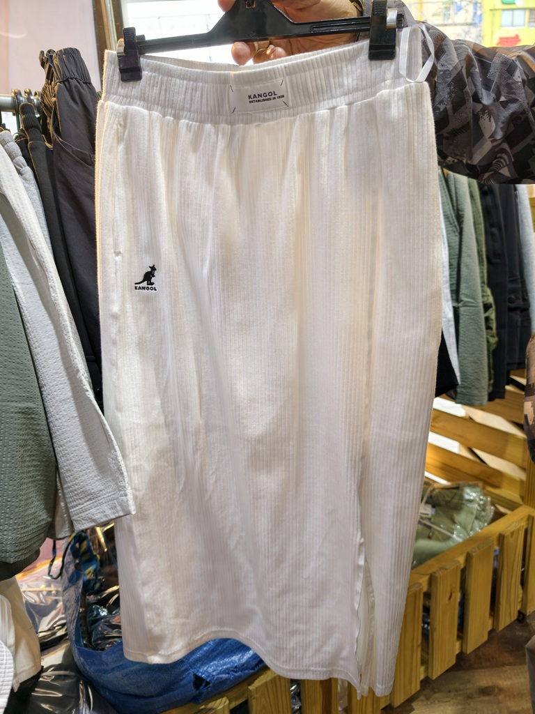 高雄特賣會。Kangol聯合品牌特賣會 大統五福店｜廠拍特賣、當季新品特賣、鋪棉外套、鋪棉背心、發熱衣、鋪棉長褲、NFL美式足球、YAFATY 同價位還可買五送一，買到都賺到！