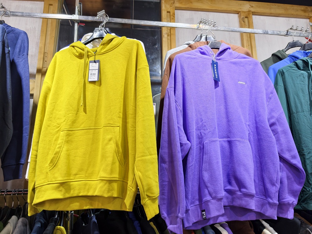 高雄特賣會。Kangol聯合品牌特賣會 大統五福店｜廠拍特賣、當季新品特賣、鋪棉外套、鋪棉背心、發熱衣、鋪棉長褲、NFL美式足球、YAFATY 同價位還可買五送一，買到都賺到！