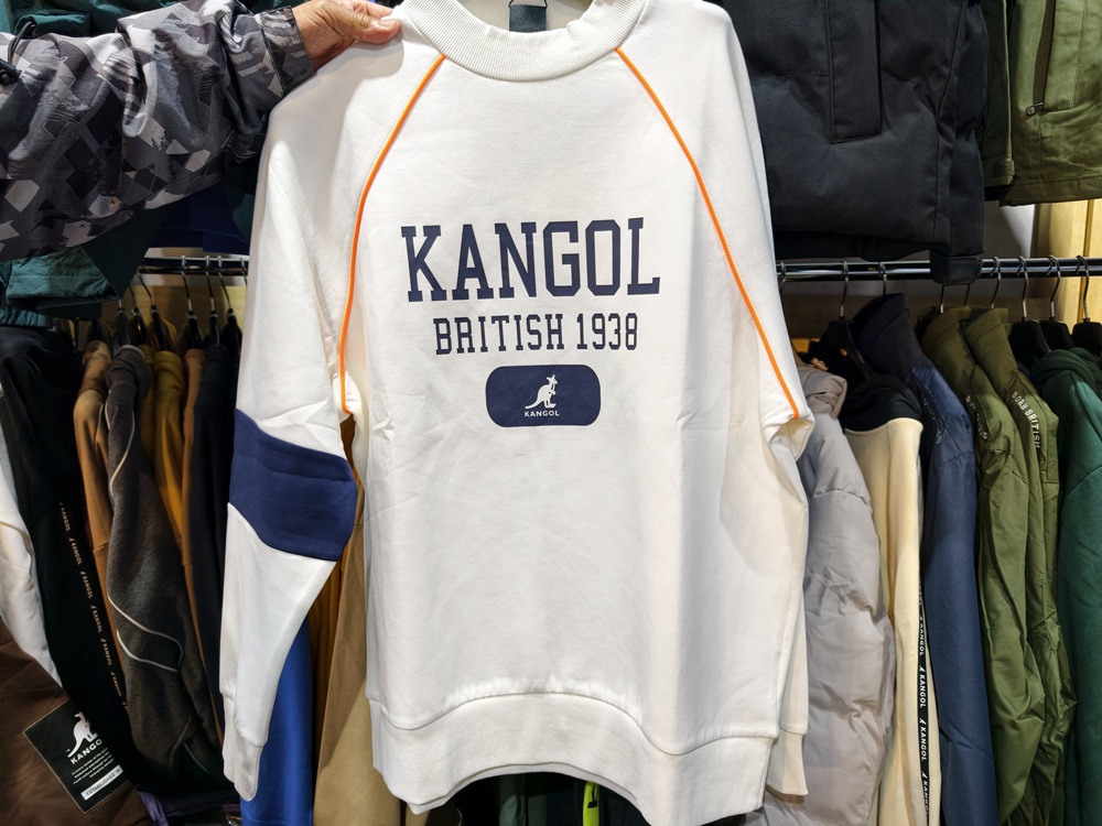 高雄特賣會。Kangol聯合品牌特賣會 大統五福店｜廠拍特賣、當季新品特賣、鋪棉外套、鋪棉背心、發熱衣、鋪棉長褲、NFL美式足球、YAFATY 同價位還可買五送一，買到都賺到！