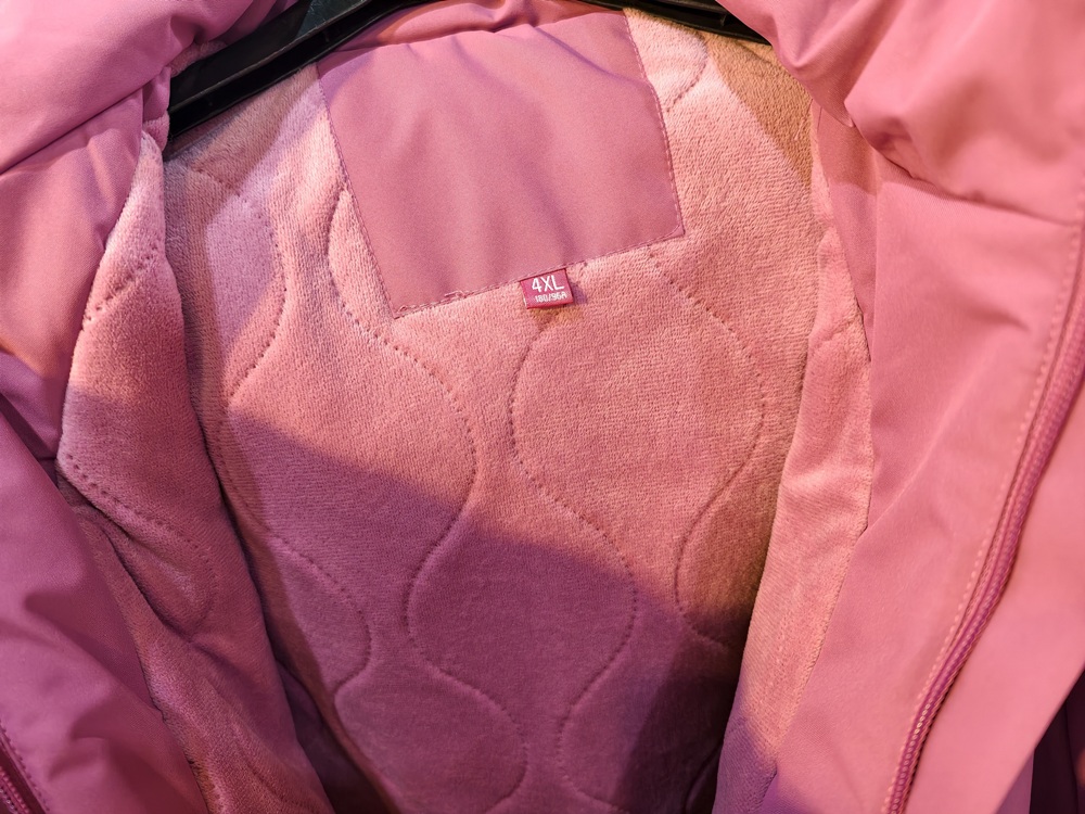 高雄特賣會。Kangol聯合品牌特賣會 大統五福店｜廠拍特賣、當季新品特賣、鋪棉外套、鋪棉背心、發熱衣、鋪棉長褲、NFL美式足球、YAFATY 同價位還可買五送一，買到都賺到！