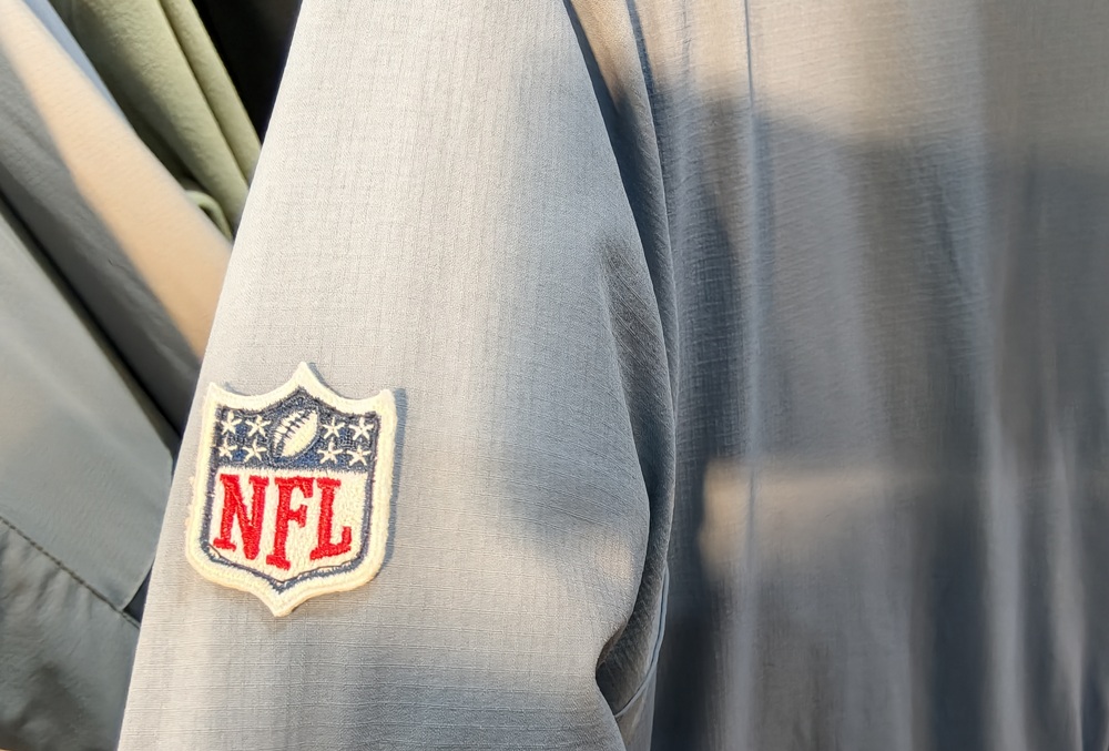 高雄特賣會。Kangol聯合品牌特賣會 大統五福店｜廠拍特賣、當季新品特賣、鋪棉外套、鋪棉背心、發熱衣、鋪棉長褲、NFL美式足球、YAFATY 同價位還可買五送一，買到都賺到！