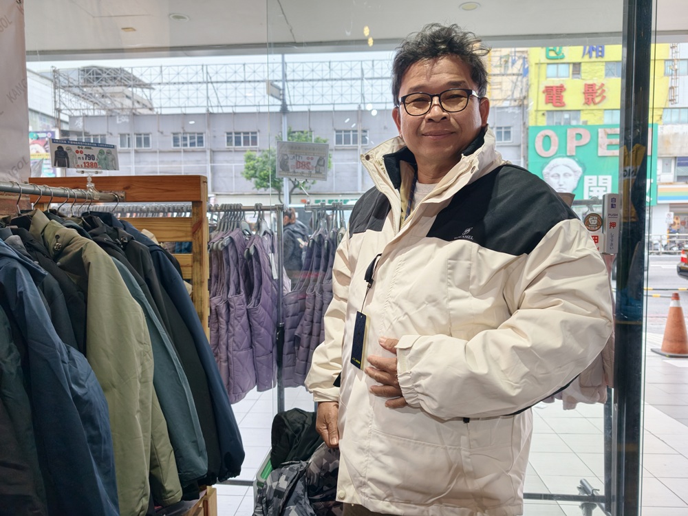 高雄特賣會。Kangol聯合品牌特賣會 大統五福店｜廠拍特賣、當季新品特賣、鋪棉外套、鋪棉背心、發熱衣、鋪棉長褲、NFL美式足球、YAFATY 同價位還可買五送一，買到都賺到！