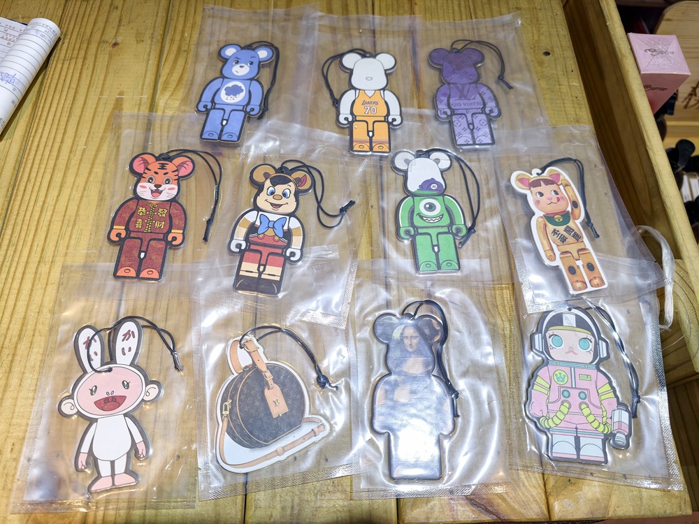 高雄特賣會。Kangol聯合品牌特賣會 大統五福店｜廠拍特賣、當季新品特賣、鋪棉外套、鋪棉背心、發熱衣、鋪棉長褲、NFL美式足球、YAFATY 同價位還可買五送一，買到都賺到！