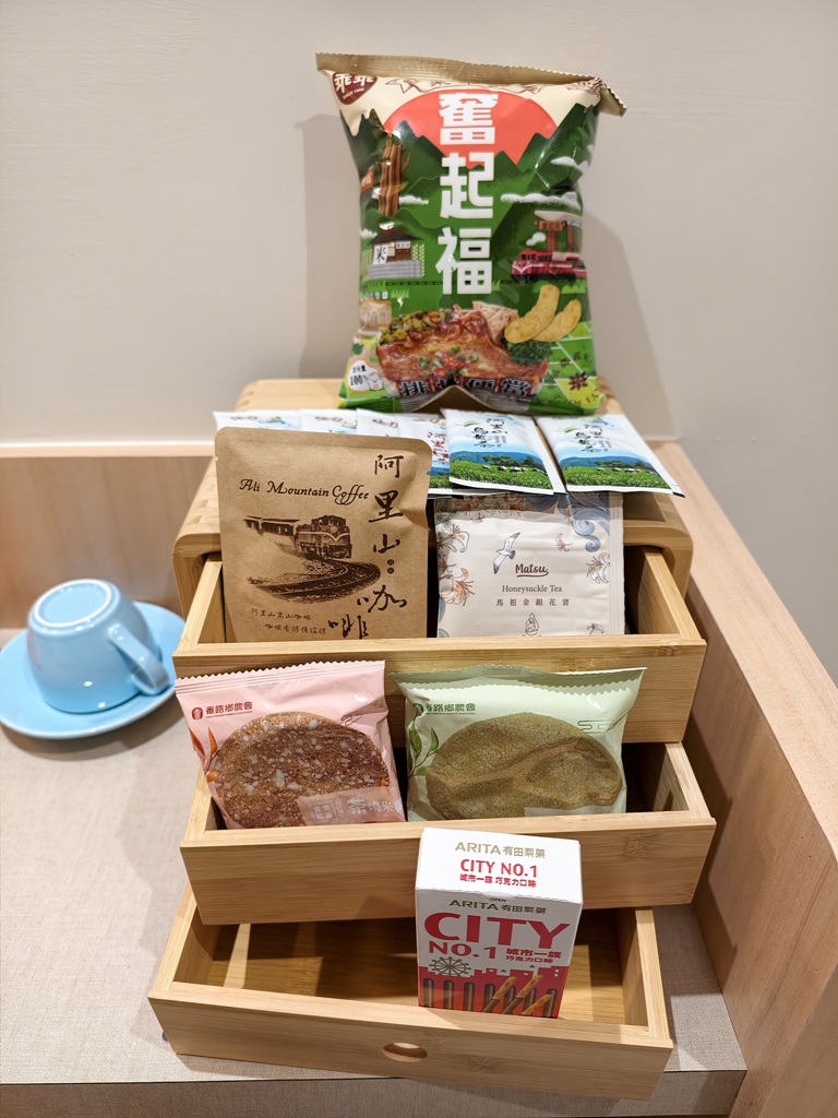 阿里山住宿推薦。璦勒芬莊園民宿| Ailefen Manor Guesthouse 一泊二食、無邊際泳池、阿里山日出！