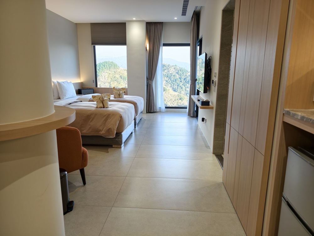 阿里山住宿推薦。璦勒芬莊園民宿| Ailefen Manor Guesthouse 一泊二食、無邊際泳池、阿里山日出！