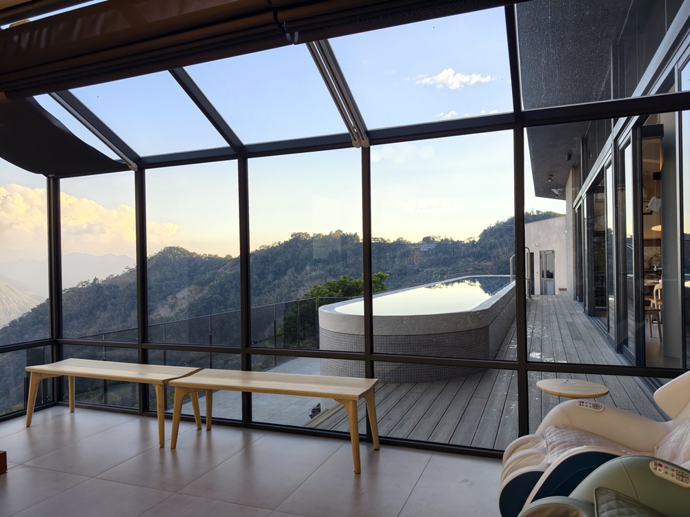 阿里山住宿推薦。璦勒芬莊園民宿| Ailefen Manor Guesthouse 一泊二食、無邊際泳池、阿里山日出！