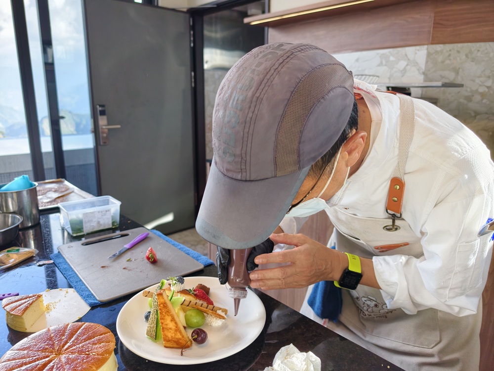 阿里山住宿推薦。璦勒芬莊園民宿| Ailefen Manor Guesthouse 一泊二食、無邊際泳池、阿里山日出！