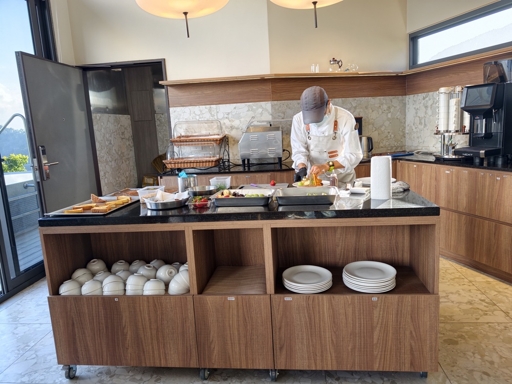 阿里山住宿推薦。璦勒芬莊園民宿| Ailefen Manor Guesthouse 一泊二食、無邊際泳池、阿里山日出！