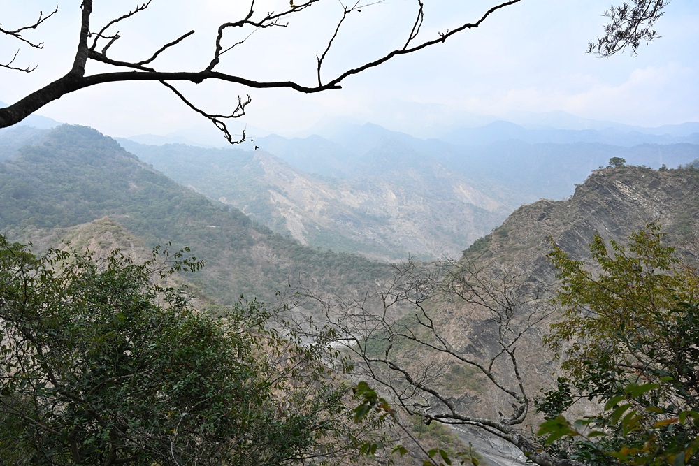 屏東霧台祕境。漫遊霧台 神山瀑布 一日巡護監測體驗、山棕葉釣蝦 部落古早智慧！