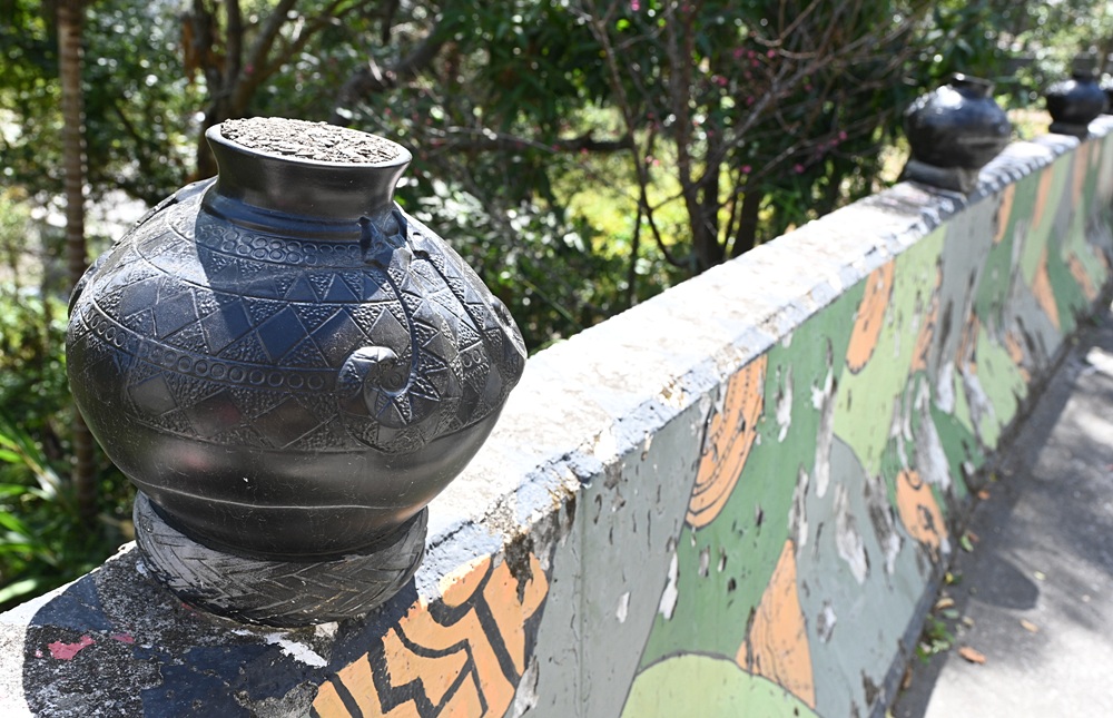 屏東霧臺二日遊｜2026赤馬迎春漫遊霧臺 魯凱族部落走讀、花巷道賞櫻、神山瀑布、禮納里住宿深度體驗！