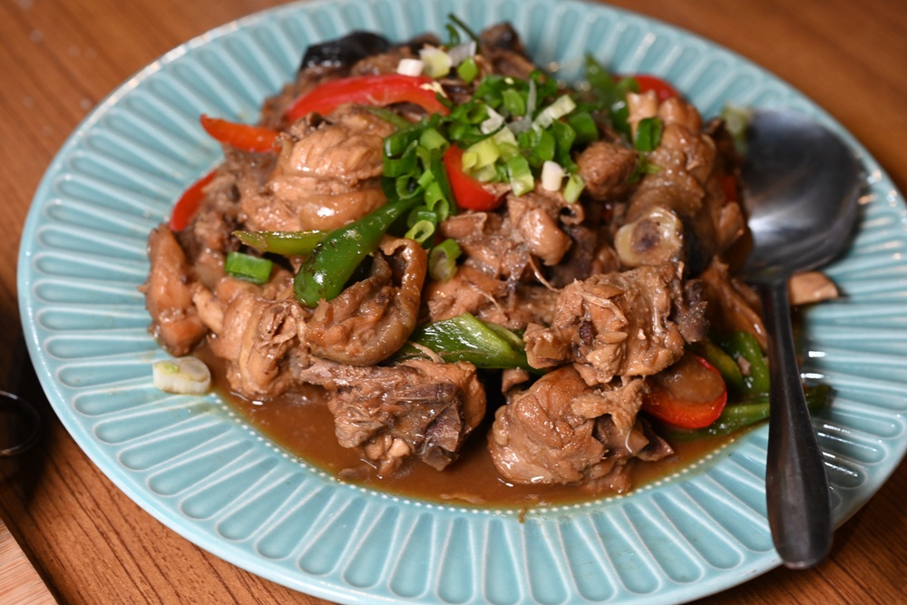 屏東霧臺二日遊｜2026赤馬迎春漫遊霧臺 魯凱族部落走讀、花巷道賞櫻、神山瀑布、禮納里住宿深度體驗！