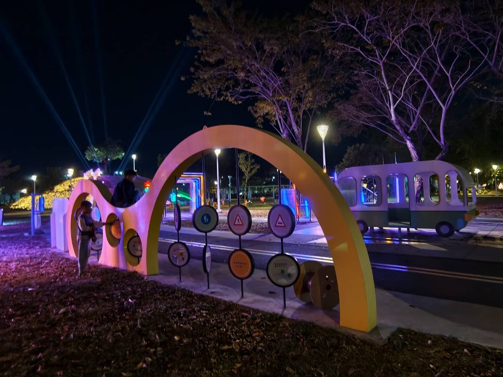 2026岡山燈藝節｜「竹馬光年·逐夢岡山」阿公店橋、筧橋、岡山河堤公園 賞燈拍照交通攻略！