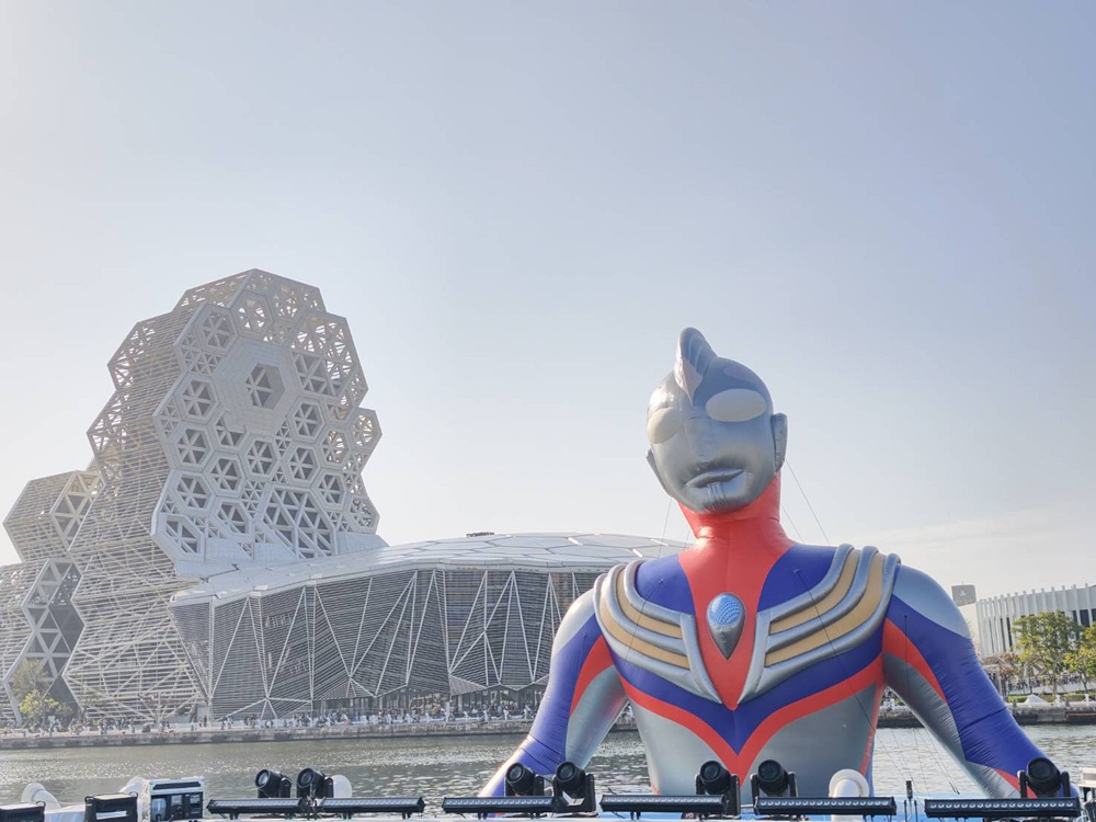 2026冬日遊樂園|15公尺高超人力霸王 初代、迪卡、昭和六兄弟 降臨高雄港灣!還有Q版初代等你來拍照! 2026冬日遊樂園|15公尺高超人力霸王 初代、迪卡、昭和六兄弟 降臨高雄港灣!還有Q版初代等你來拍照!