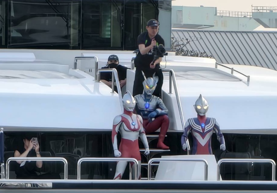 2026冬日遊樂園|15公尺高超人力霸王 初代、迪卡、昭和六兄弟 降臨高雄港灣!還有Q版初代等你來拍照! 2026冬日遊樂園|15公尺高超人力霸王 初代、迪卡、昭和六兄弟 降臨高雄港灣!還有Q版初代等你來拍照!