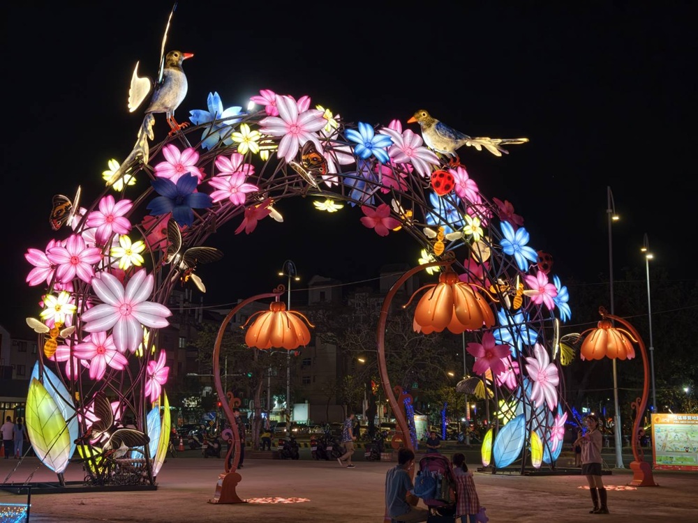 2026台灣燈會在嘉義｜「光躍台灣・點亮嘉義」超級瑪利歐、青森睡魔、宗教燈區、小提燈領取、交通接駁全攻略！