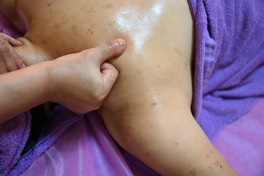 高雄按摩推薦。蓁-徒手柔性美雕館｜徒手雕塑按摩、經絡疏通、舒壓放鬆、調整體態的好選擇！