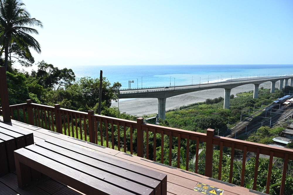 台東金崙觀景台｜俯瞰金崙大橋、金崙火車站＋太平洋海景秘境 絕美拍照景點推薦！