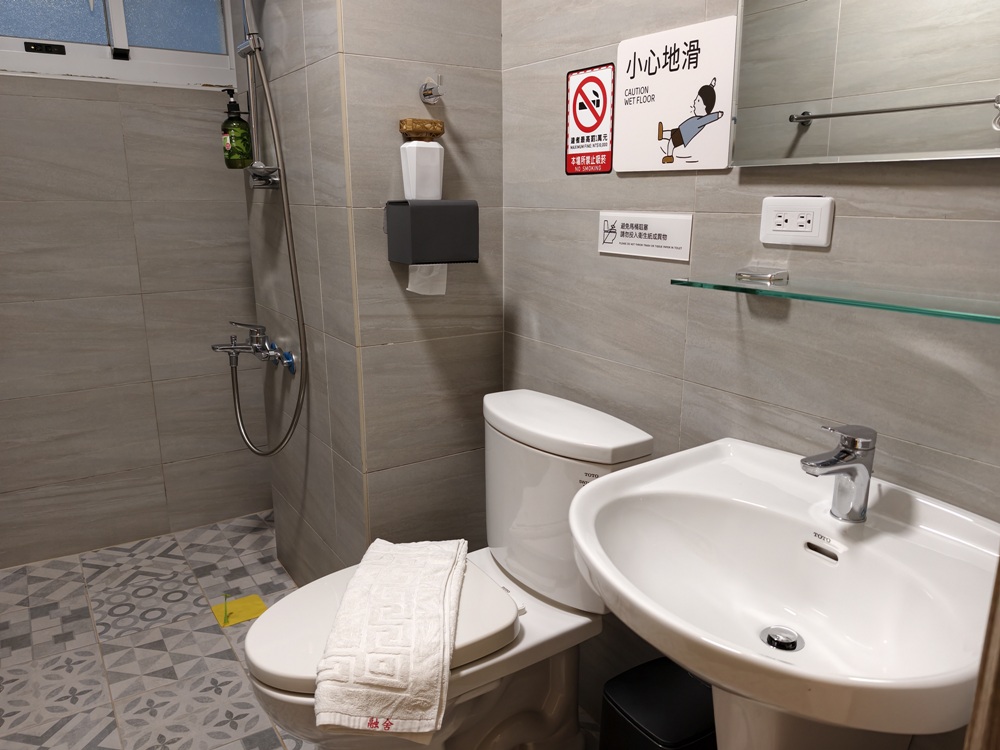 台東住宿推薦。融舍民宿 包棟Villa、近火車站步行約5分鐘、親子寵物友善住宿推薦。