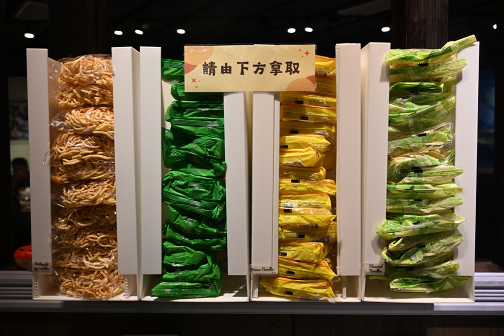 台東聚餐推薦。火鍋世家-台東新生店 13種特色湯頭、海陸自由配鍋、2.0自助吧吃到飽、台東火鍋! 台東聚餐推薦。火鍋世家-台東新生店 13種特色湯頭、海陸自由配鍋、2.0自助吧吃到飽、台東火鍋!