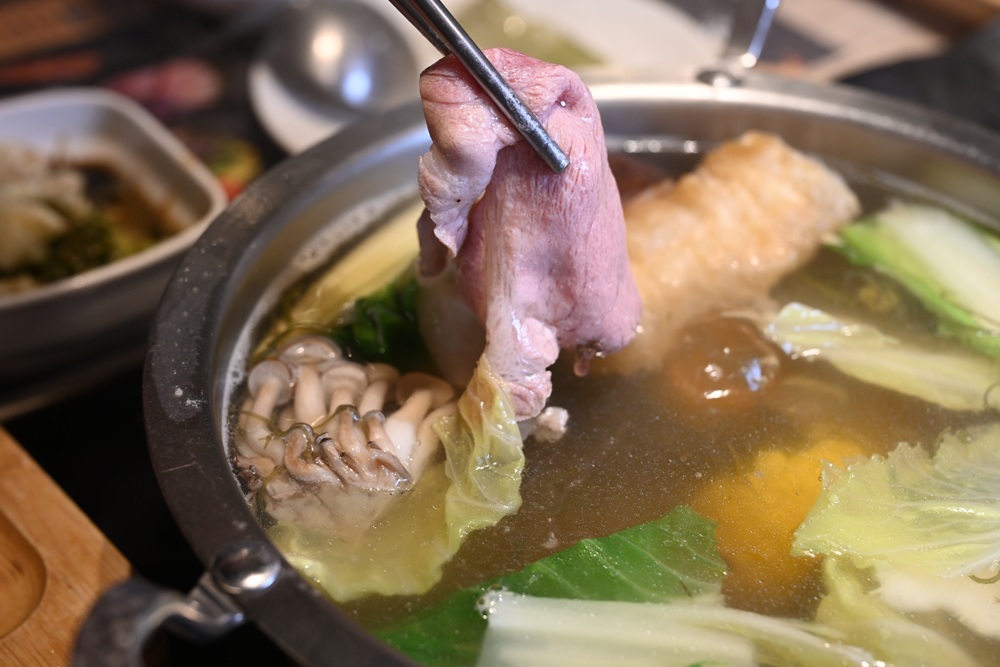 台東聚餐推薦。火鍋世家-台東新生店 13種特色湯頭、海陸自由配鍋、2.0自助吧吃到飽、台東火鍋! 台東聚餐推薦。火鍋世家-台東新生店 13種特色湯頭、海陸自由配鍋、2.0自助吧吃到飽、台東火鍋!