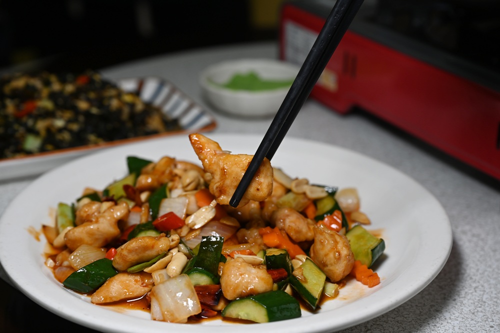 墾丁美食推薦。阿福師民雄鵝肉海鮮 厚切生魚片、砂鍋魚頭、胡椒魚一次滿足！