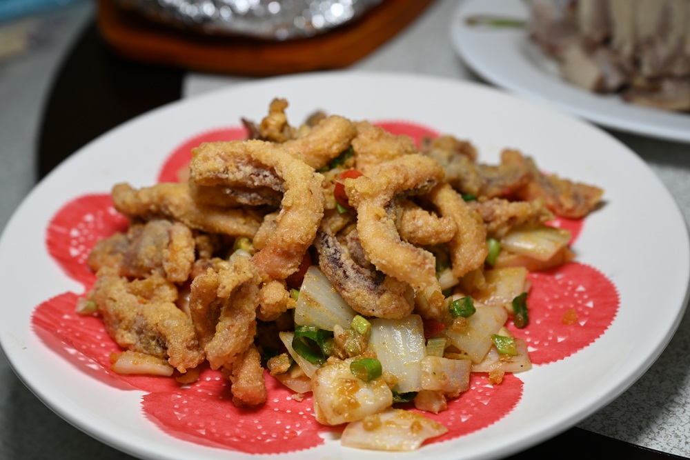 墾丁美食推薦。阿福師民雄鵝肉海鮮 厚切生魚片、砂鍋魚頭、胡椒魚一次滿足！