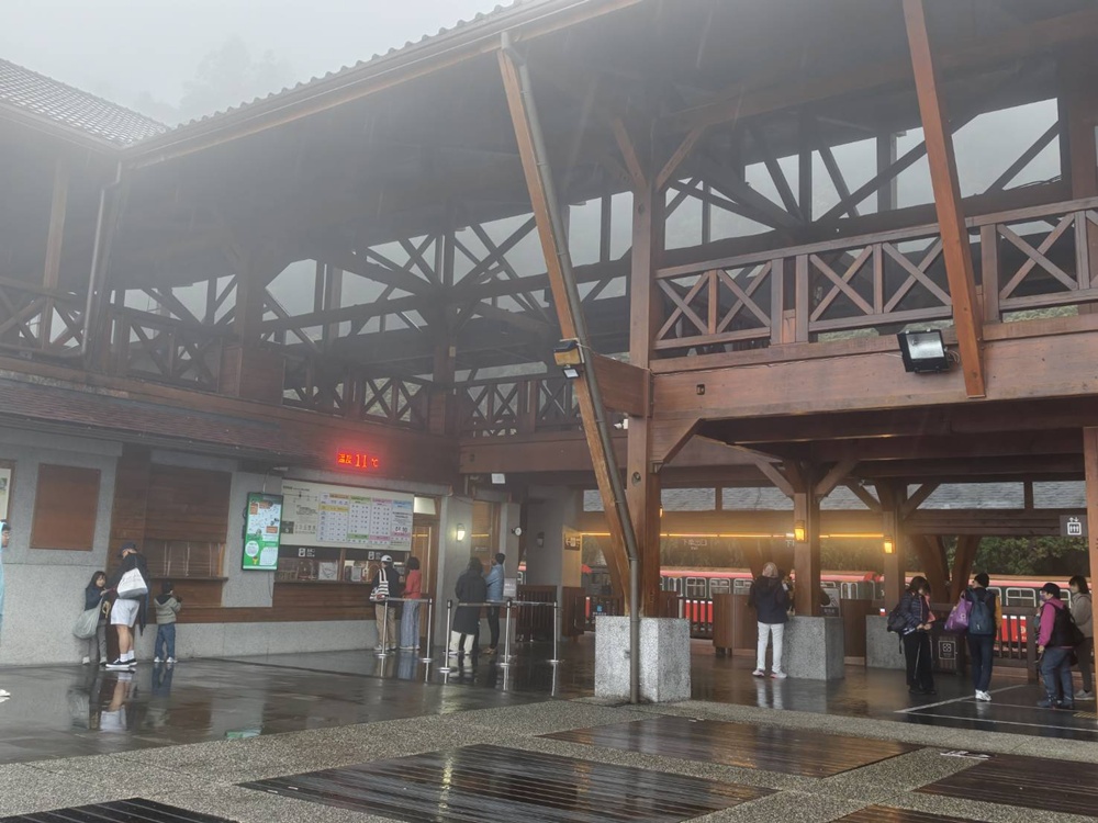 嘉義阿里山。全台最大木造車站 阿里山車站、林鐵文創商品一次看! 嘉義阿里山。全台最大木造車站 阿里山車站、林鐵文創商品一次看!