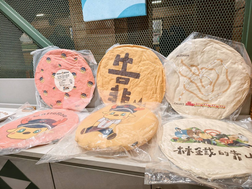 嘉義阿里山。全台最大木造車站 阿里山車站、林鐵文創商品一次看! 嘉義阿里山。全台最大木造車站 阿里山車站、林鐵文創商品一次看!